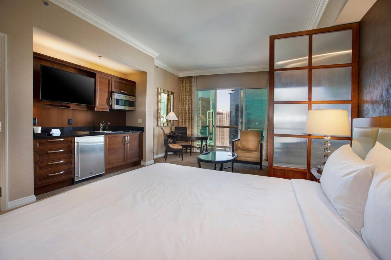 Balcony Suite Strip View Las Vegas Exterior photo